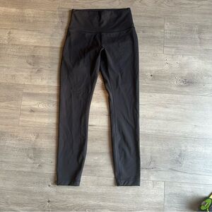 Peloton x lululemon wunder under train high rise tight 25 in inseam - size 6